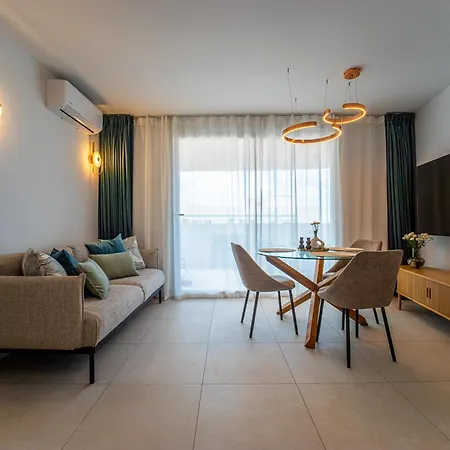 Deluxe Atico Apartman *